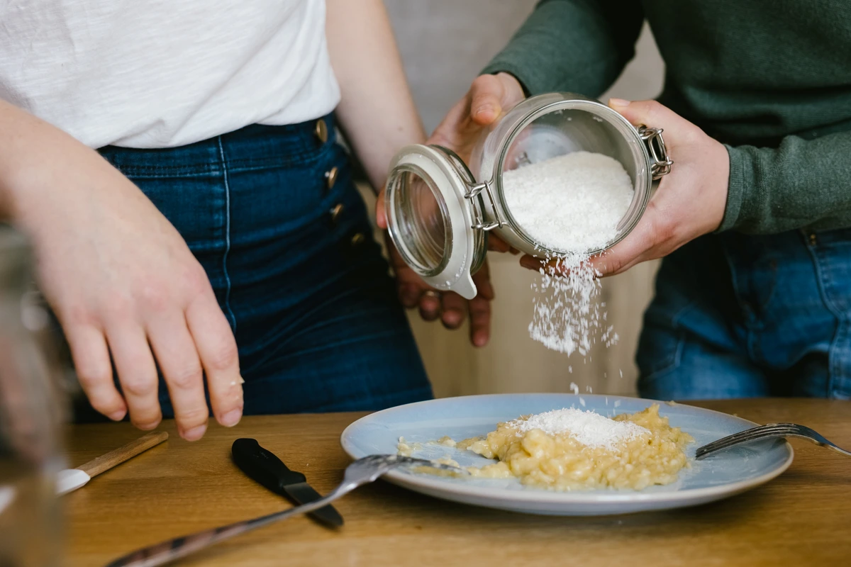 Préparation culinaire simple pour illustrer des conseils alimentaires personnalisés